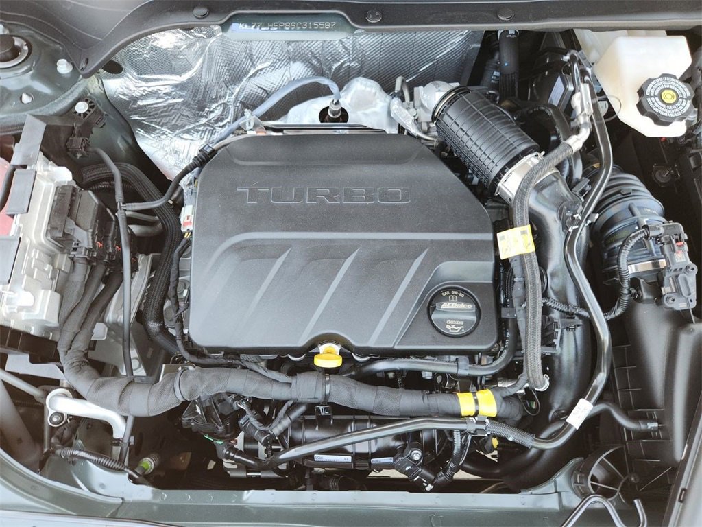 2025 Chevrolet Trax LT photo 24