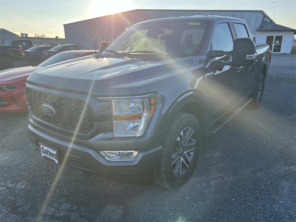 2021 Ford F-150 XL's photo