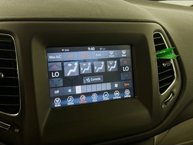 2018 Jeep Compass Latitude photo 12