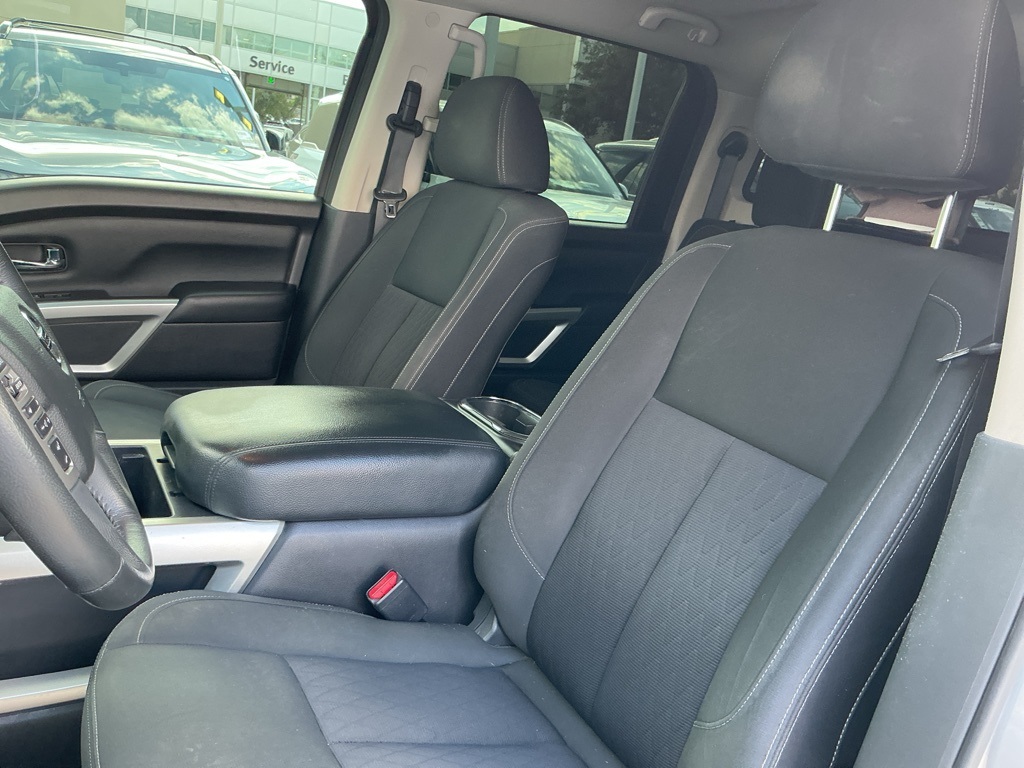 2019 Nissan Titan SV photo 20