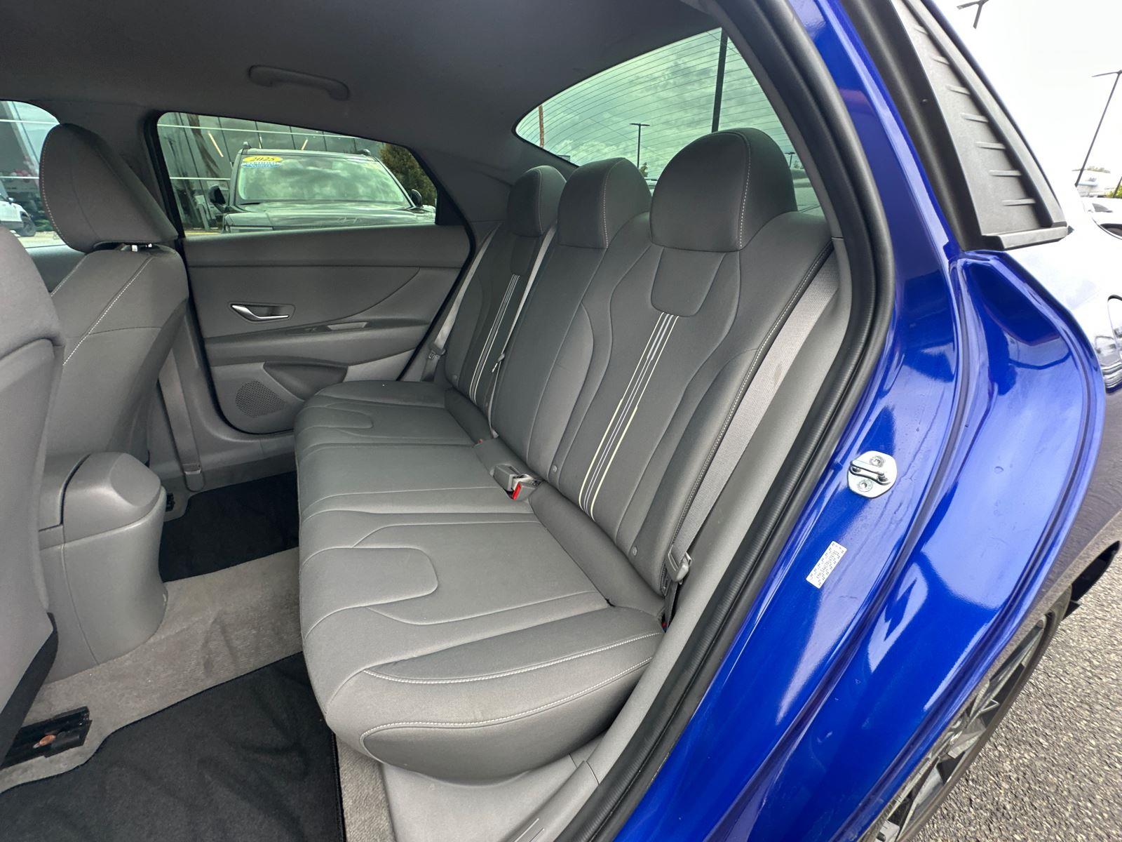 2023 Hyundai Elantra SEL photo 23