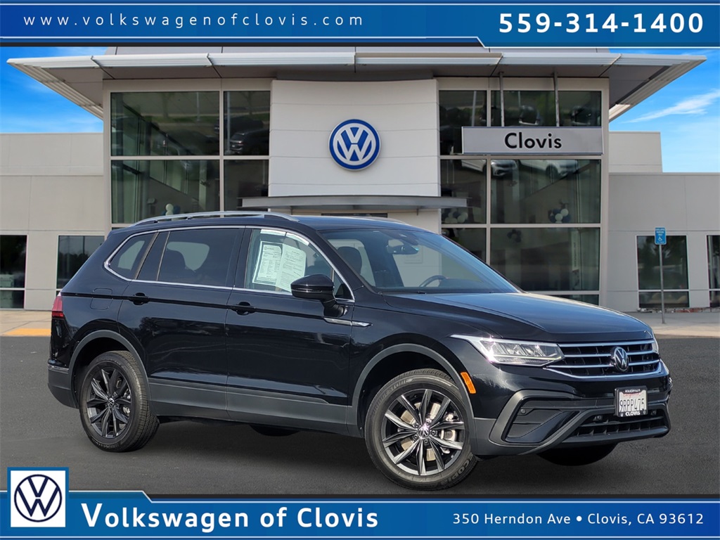 2024 Volkswagen Tiguan SE's photo