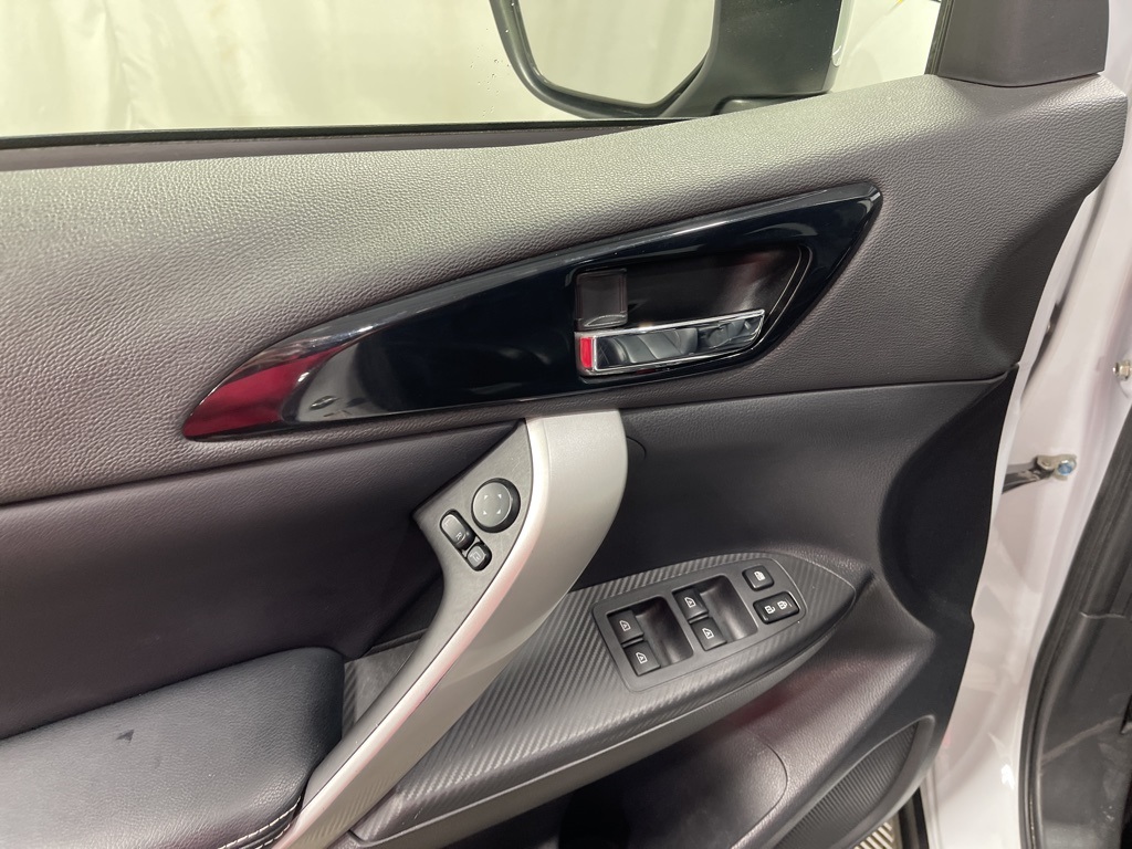 2023 Mitsubishi Outlander SE photo 15