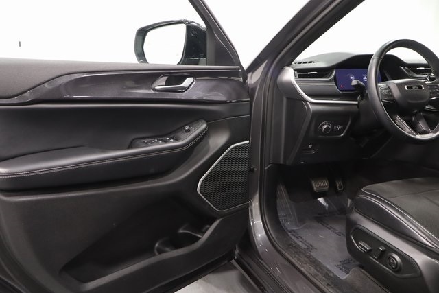 2022 Jeep Grand Cherokee Altitude photo 8