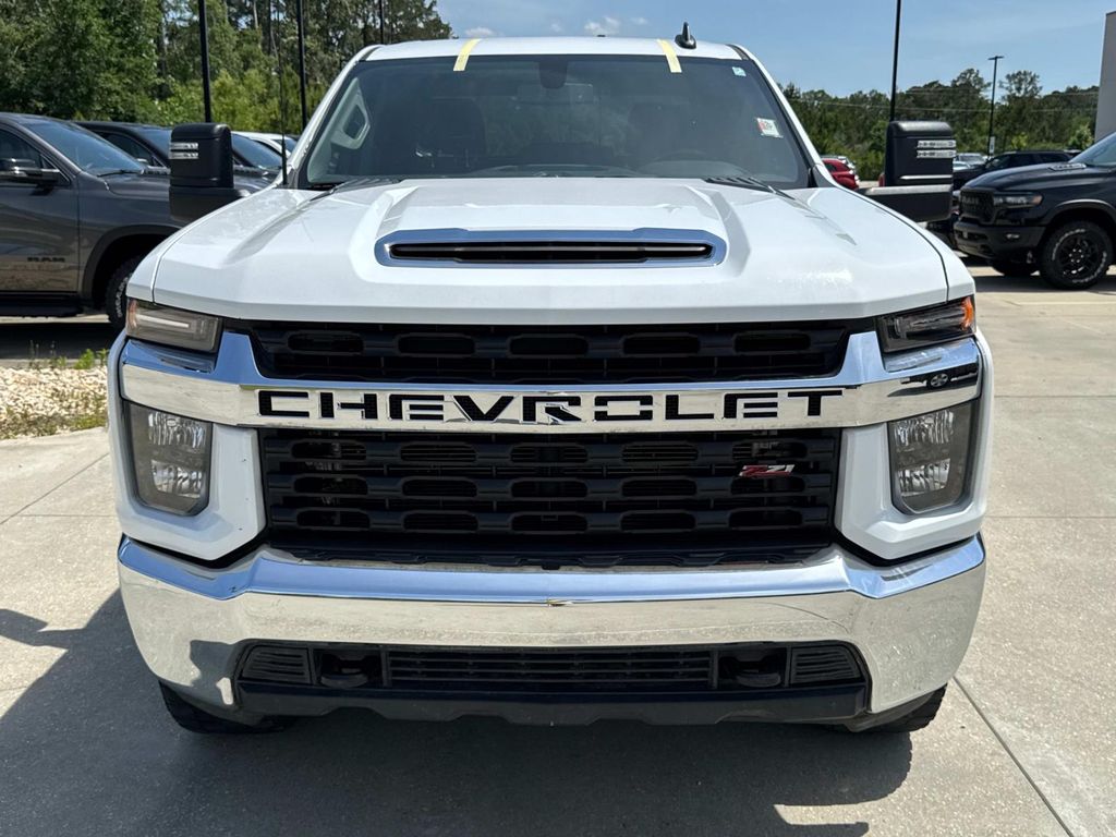 2023 Chevrolet Silverado 2500HD LT photo 2