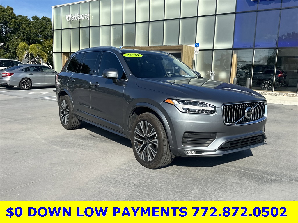 2020 Volvo XC90 Momentum's photo