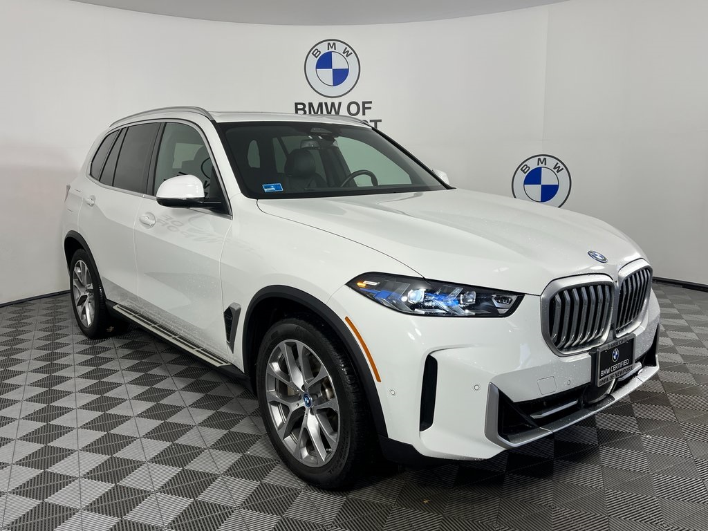 2024 BMW X5 50e's photo