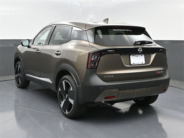 2025 Nissan Kicks SR photo 3