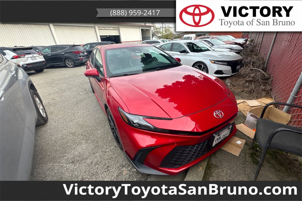 2025 Toyota Camry SE