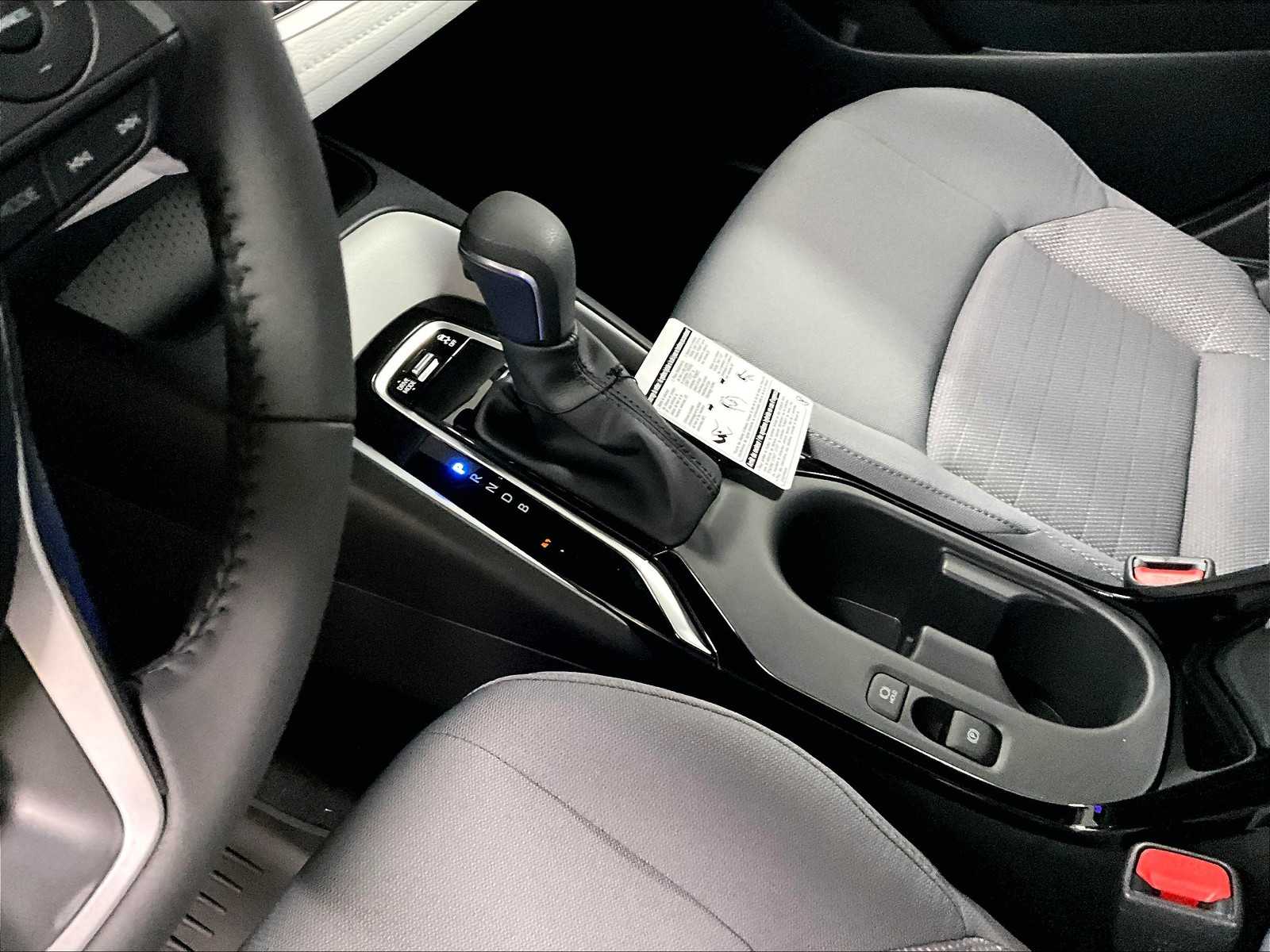 2025 Toyota Corolla SE photo 13