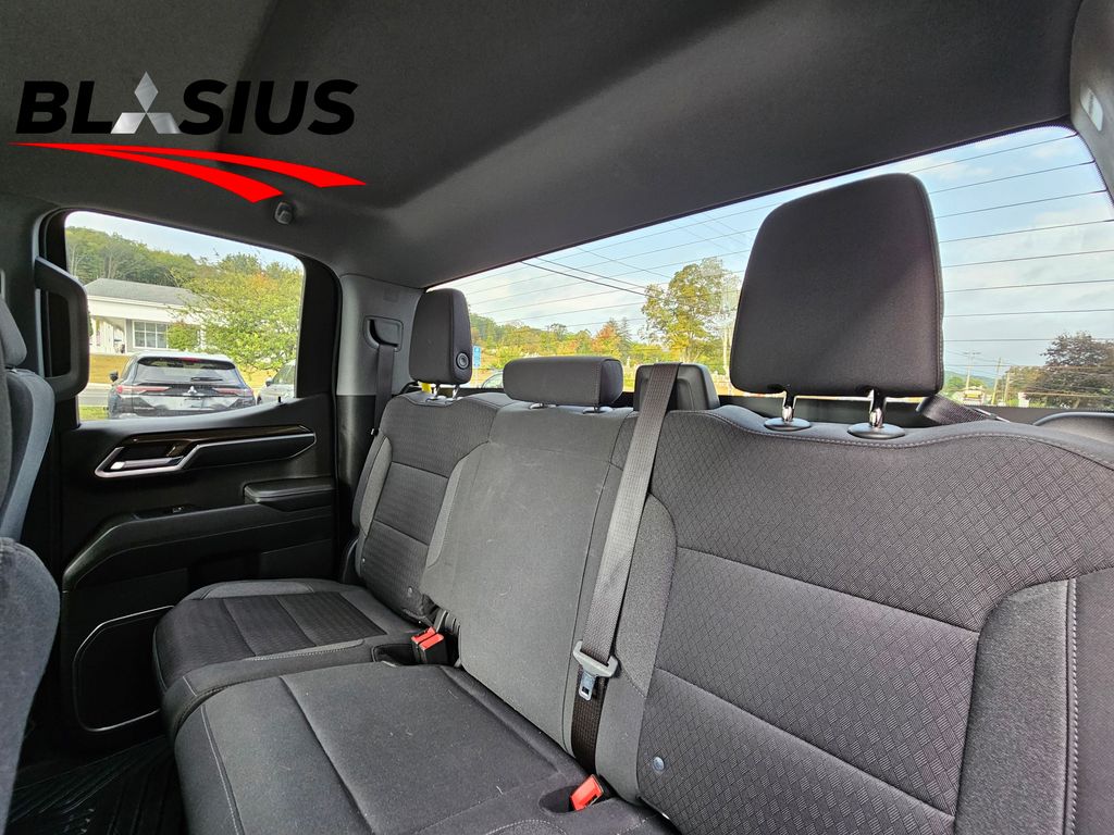 2022 Chevrolet Silverado 1500 LT photo 10