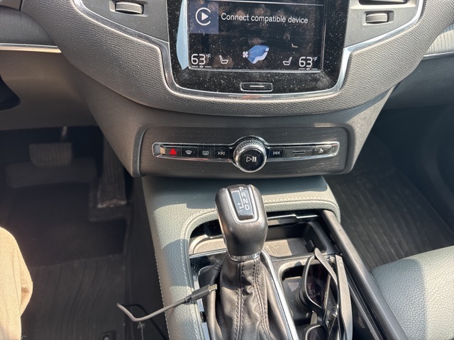 2020 Volvo XC90 T6 Momentum photo 10