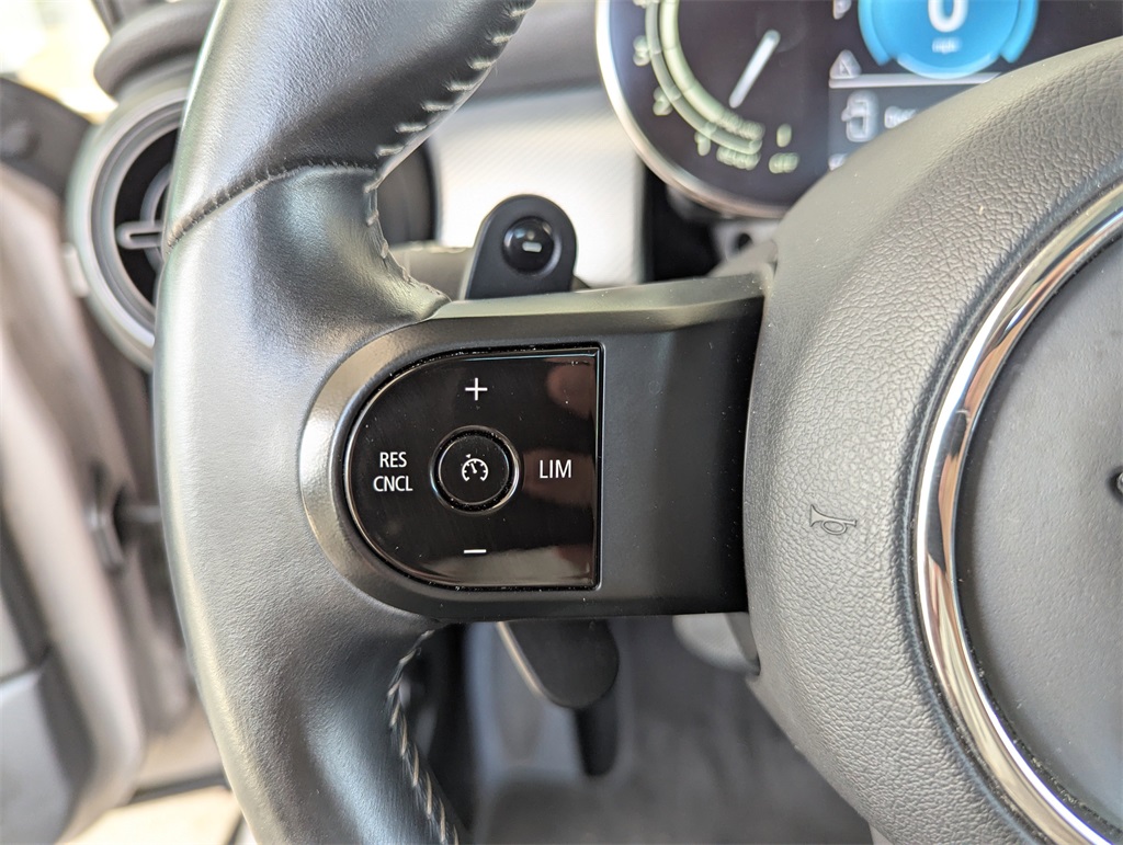 2024 Mini Cooper Hardtop Signature photo 17