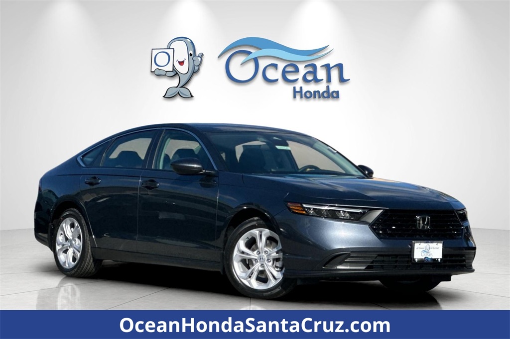 2025 Honda Accord LX's photo