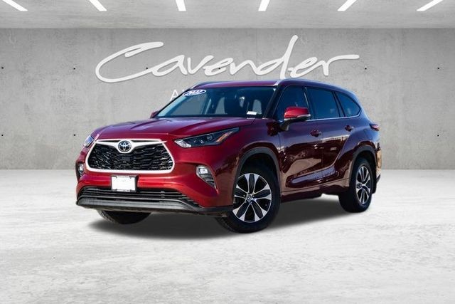 Pre-Owned 2022 Toyota Highlander XLE 4D Sport Utility in San Antonio # ...