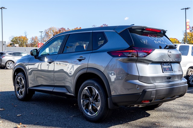2026 Nissan Rogue SV photo 4
