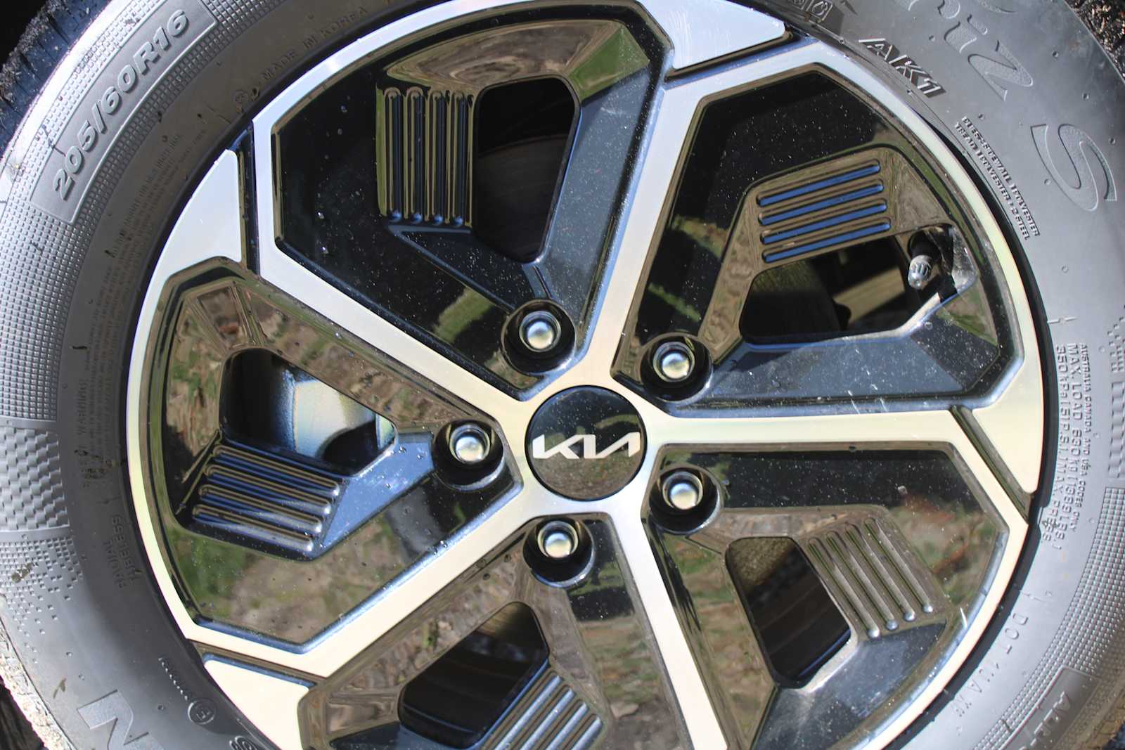 2025 Kia Niro EX photo 13