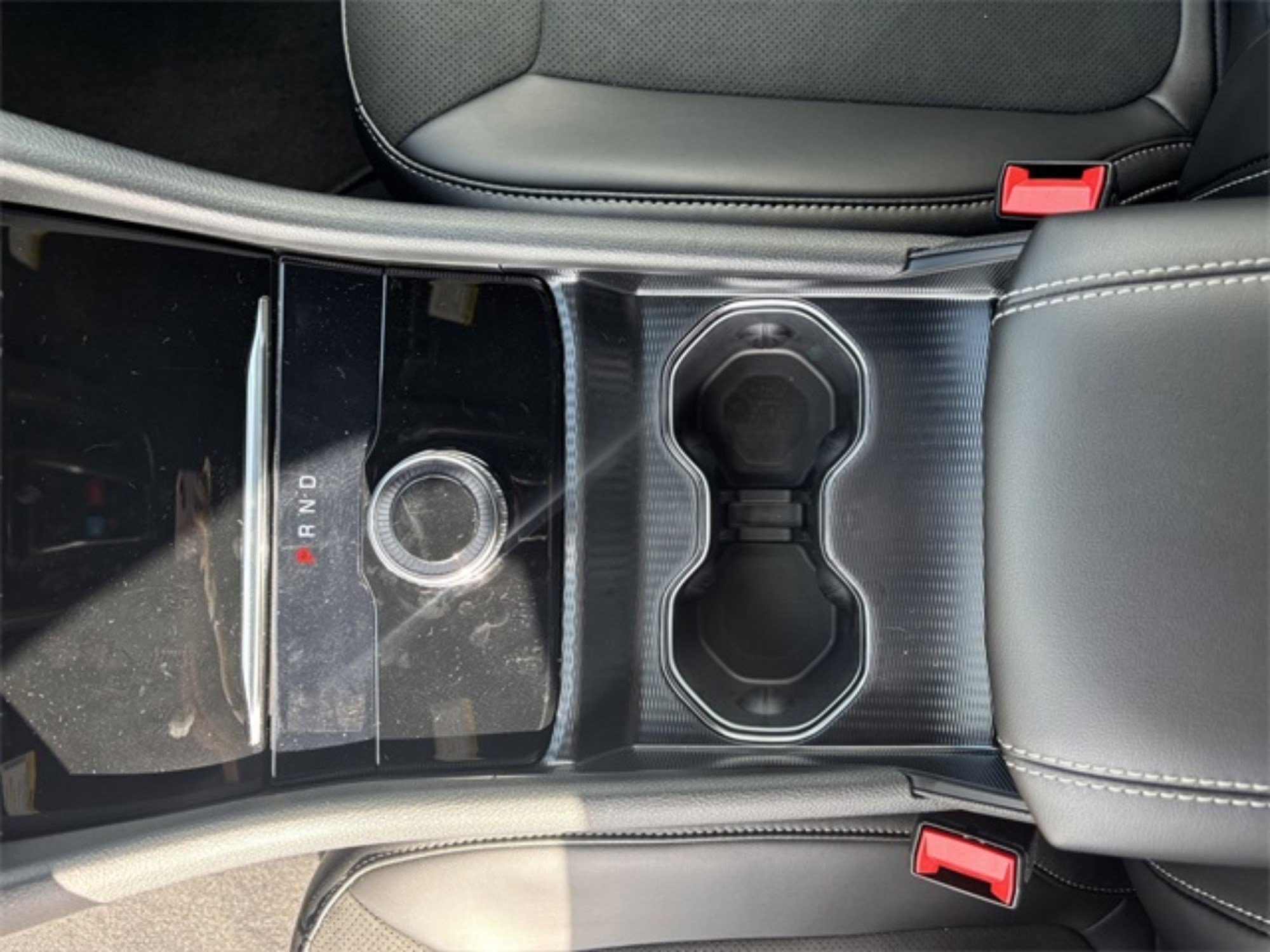 2025 Toyota RAV4 L photo 16