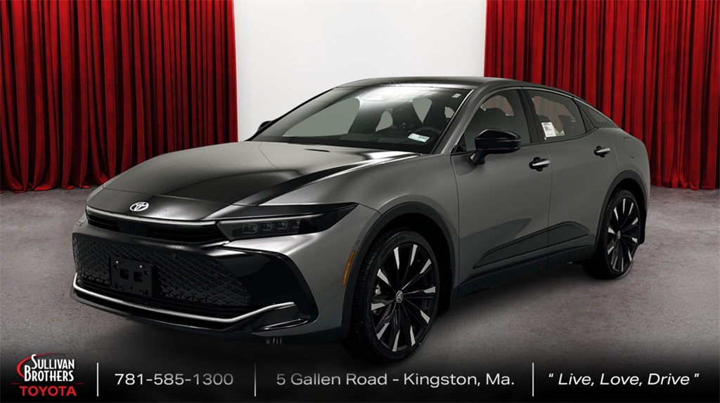 2025 Toyota Crown Platinum's photo