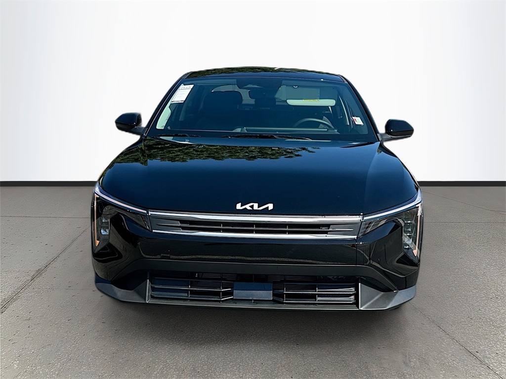 2025 Kia K4 LXS photo 2