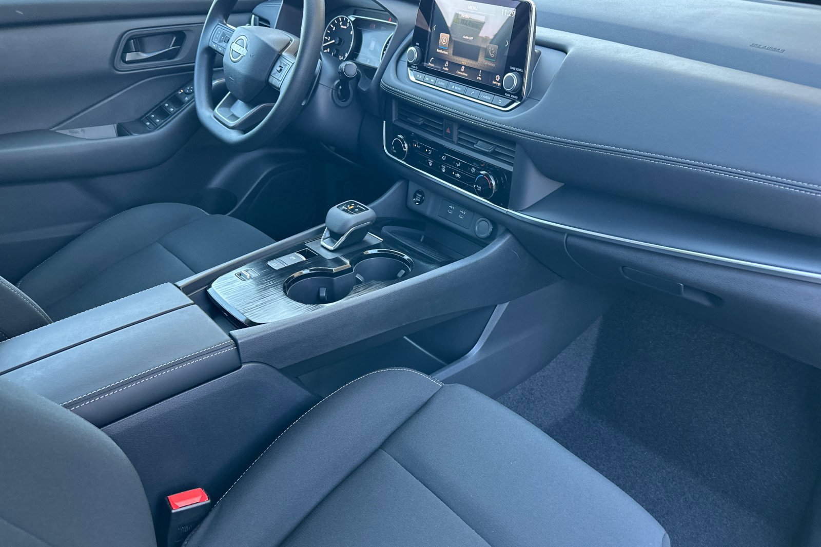 2026 Nissan Rogue S photo 16