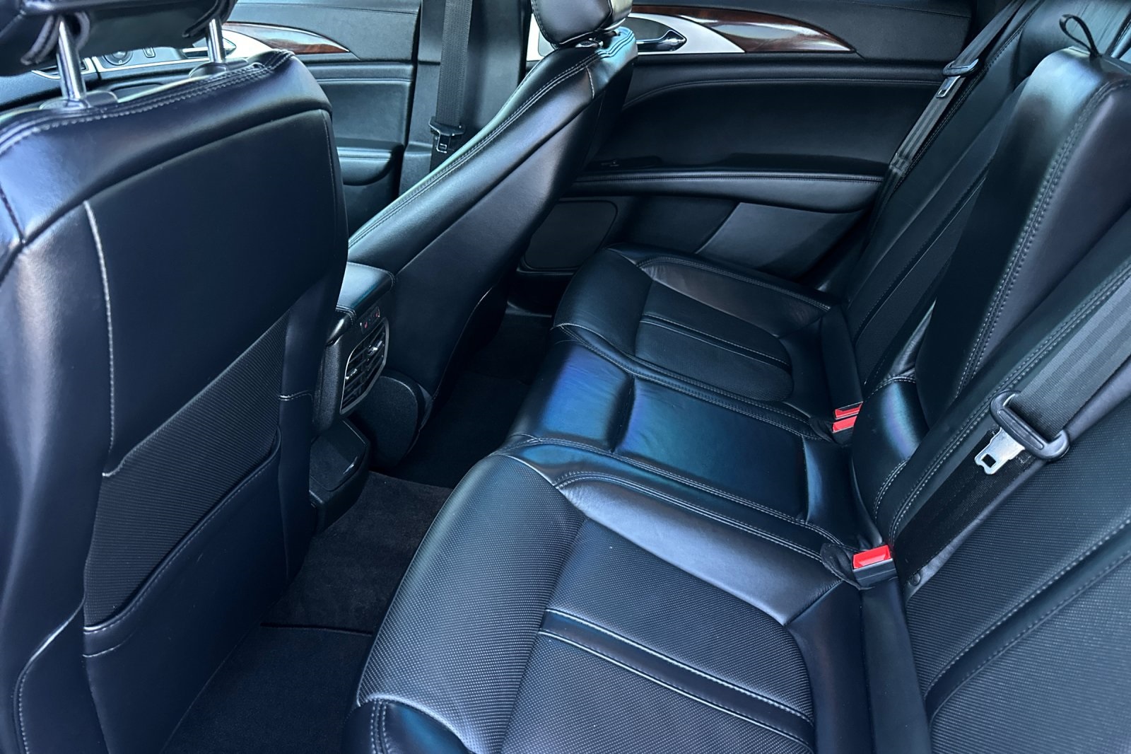 2020 Lincoln MKZ Hybrid Reserve photo 11