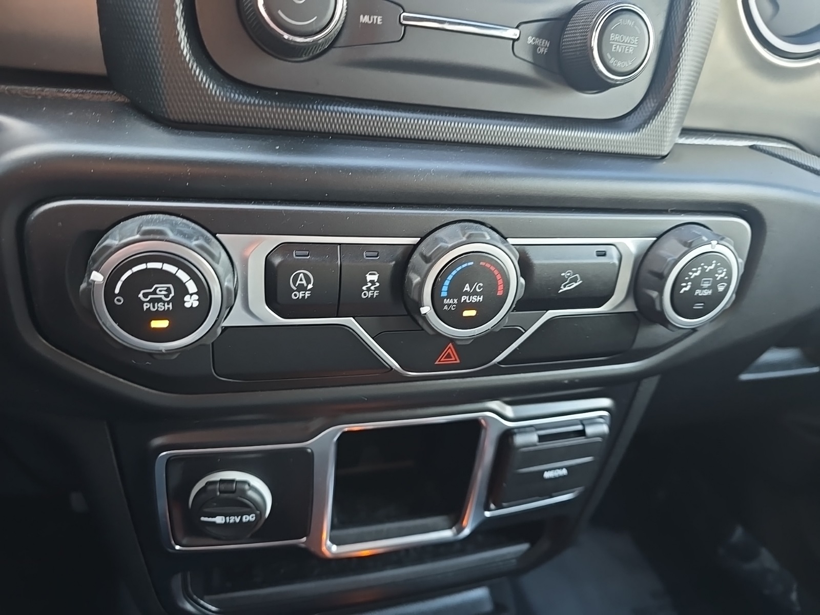 2020 Jeep Wrangler Unlimited Sport photo 7