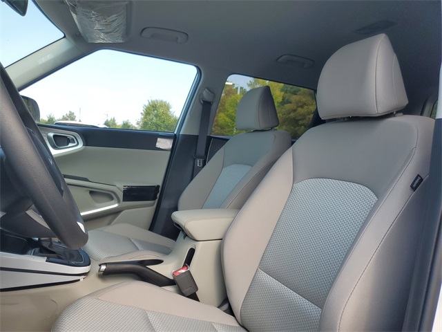 2025 Kia Soul LX S photo 13