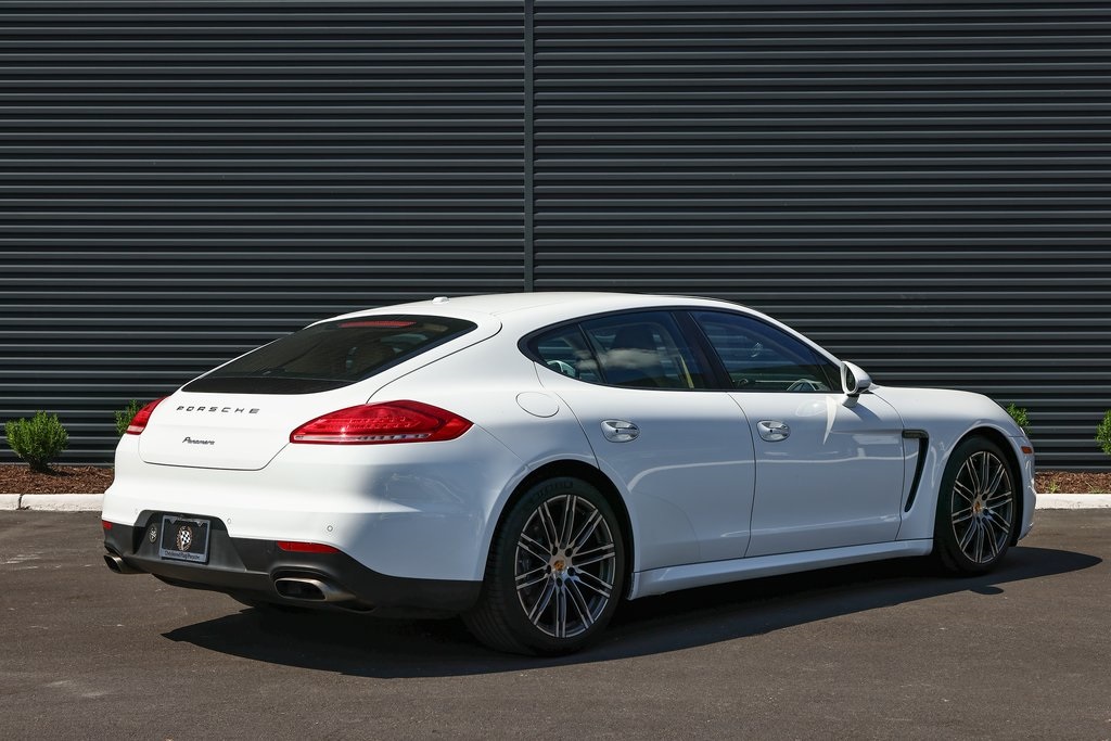 2015 Porsche Panamera Base photo 7