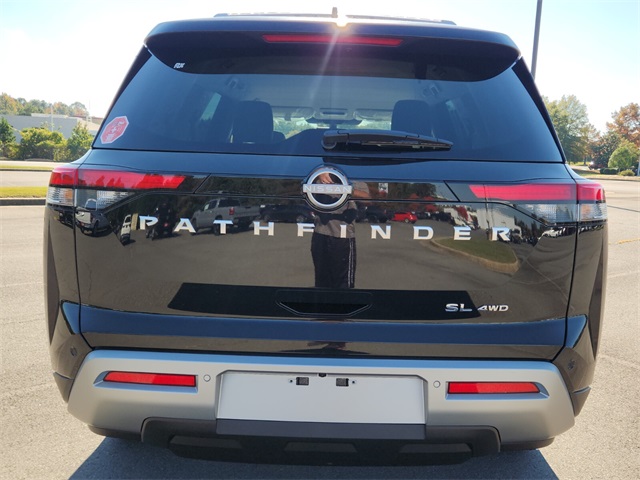2025 Nissan Pathfinder SL photo 4
