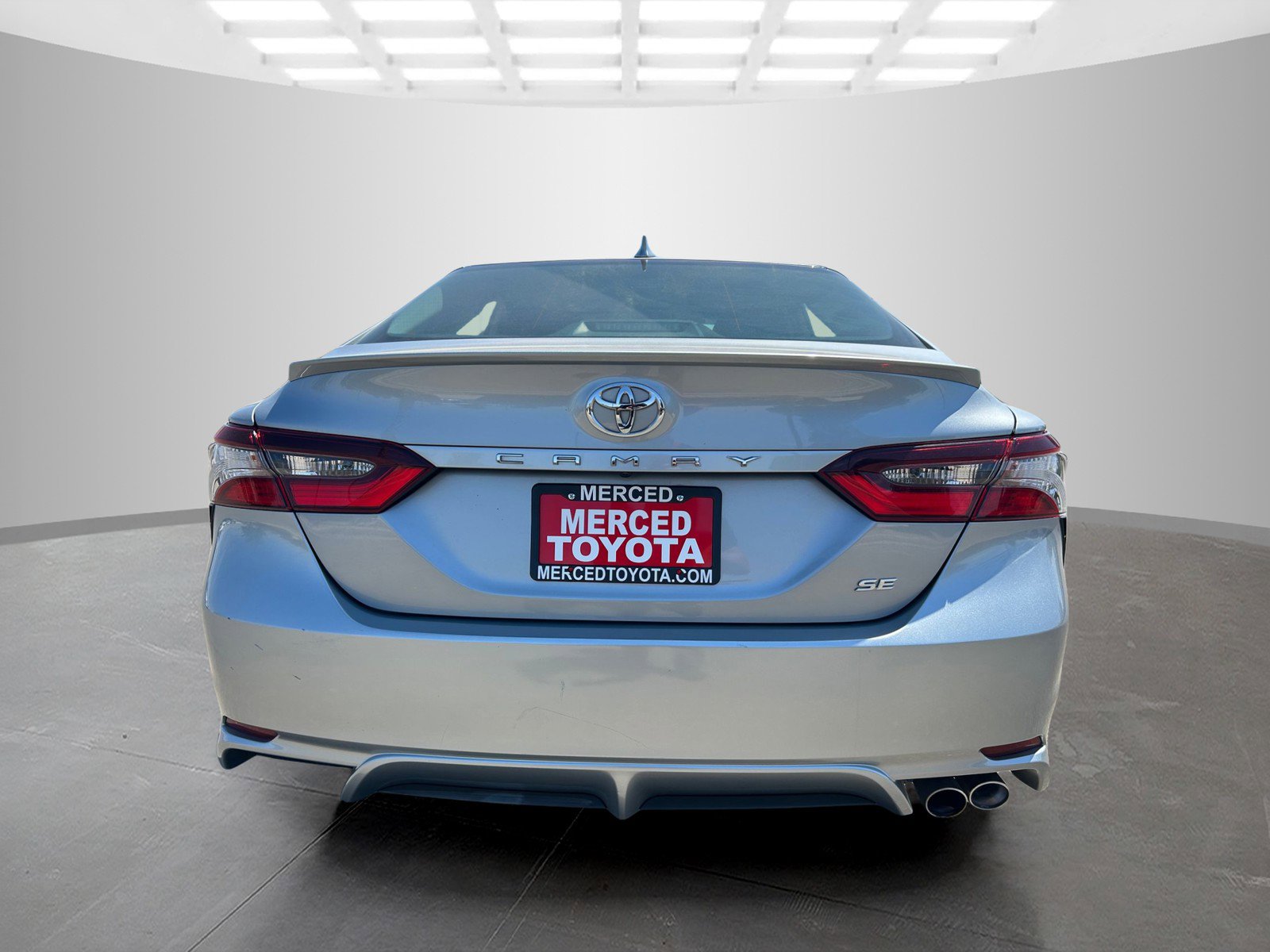 2023 Toyota Camry SE photo 4