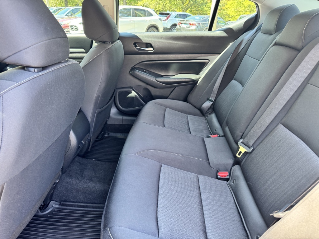 2022 Nissan Altima 2.5 SV photo 12