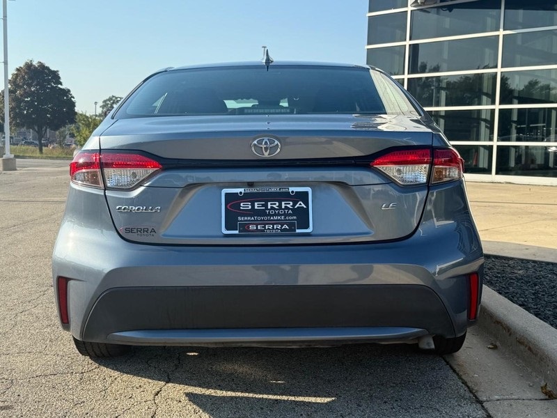2022 Toyota Corolla LE photo 4