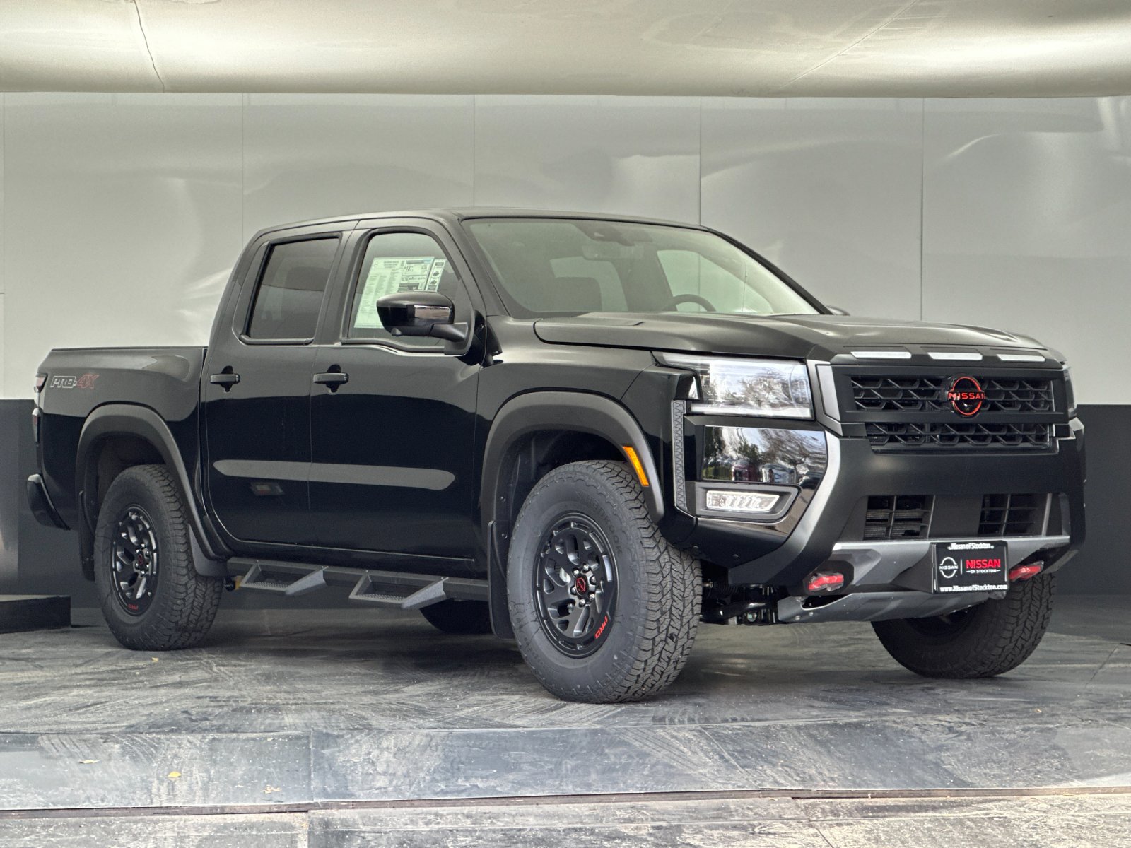 2026 Nissan Frontier PRO-4X's photo