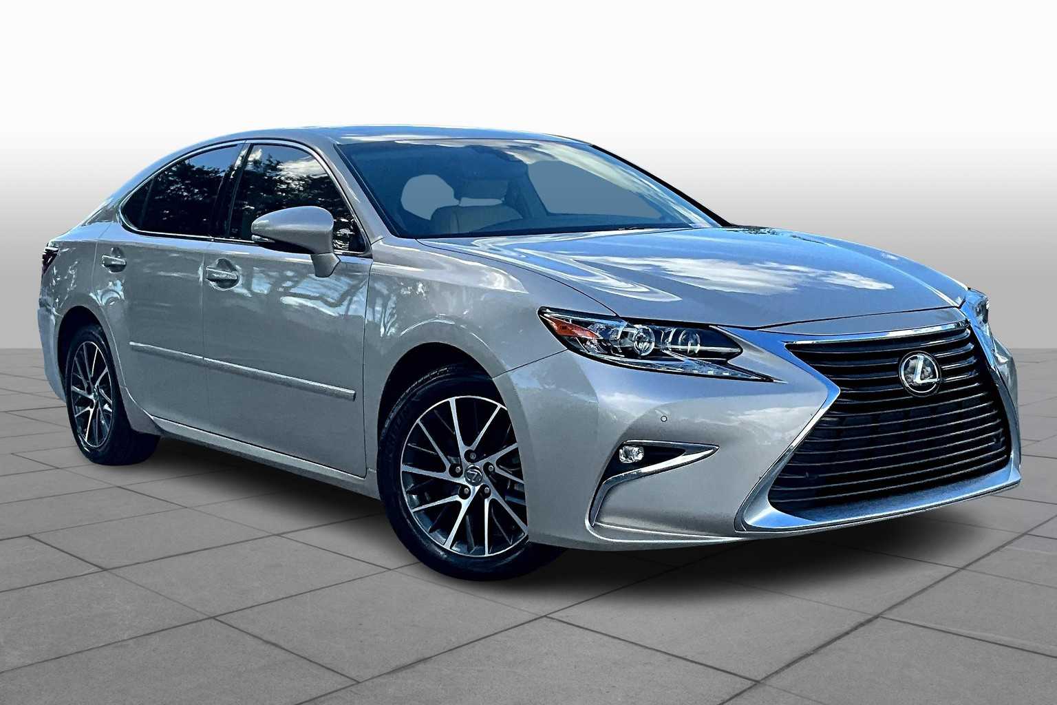 2017 Lexus ES 350 photo 2