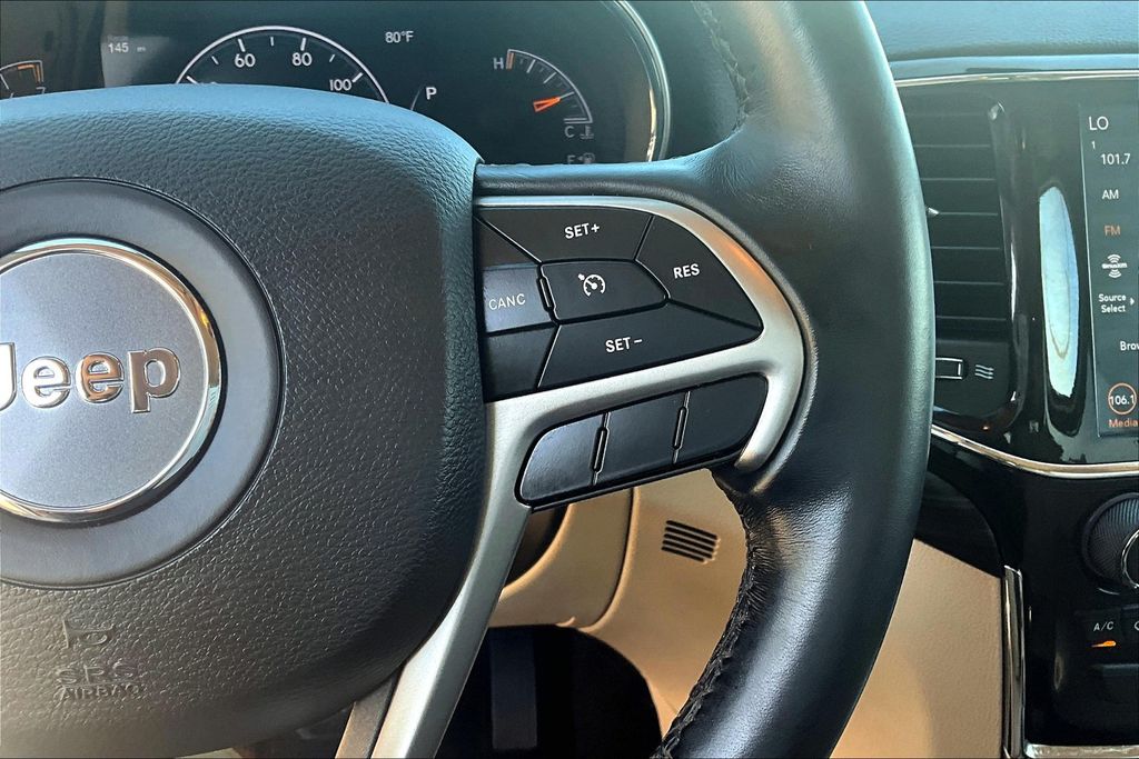 2022 Jeep Grand Cherokee Laredo E photo 12
