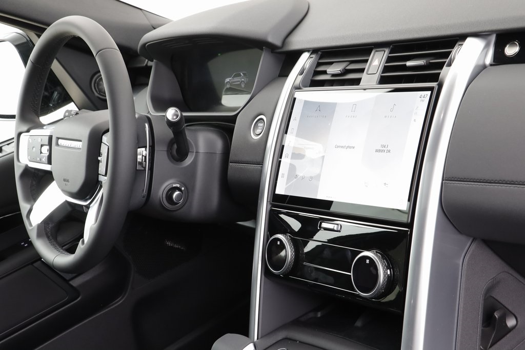 2025 Land Rover Discovery S photo 18
