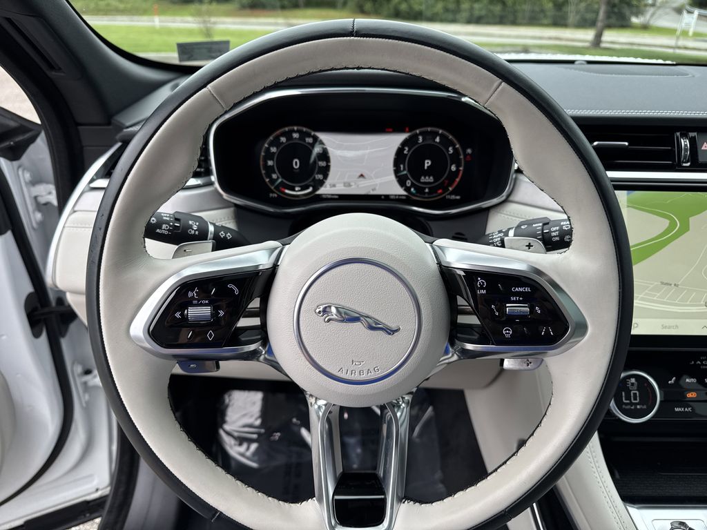 2024 Jaguar F-PACE P250 R-Dynamic S photo 19