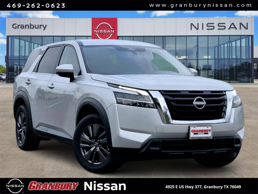 2022 Nissan Pathfinder S's photo