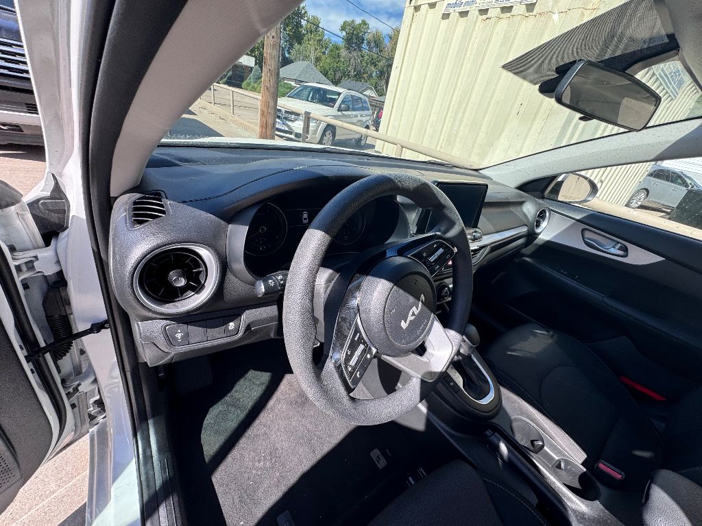 2023 Kia Forte LXS photo 12