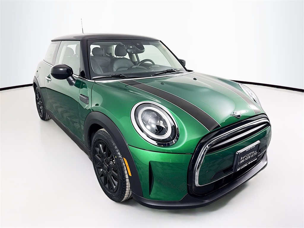 2023 MINI Hardtop 2 Door Base's photo