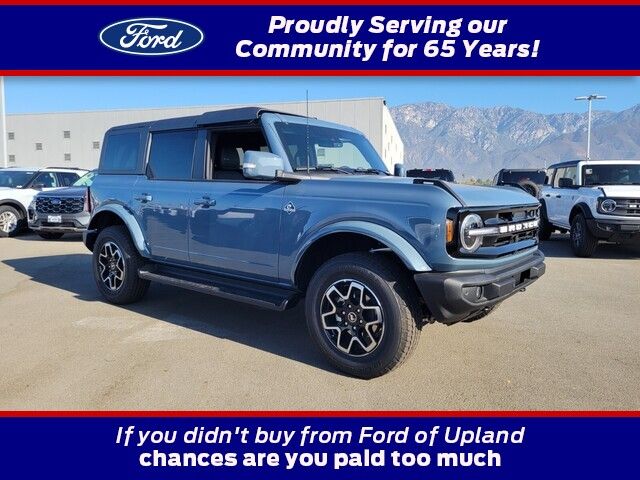 2025 Ford Bronco 4-Door Outer Banks's photo