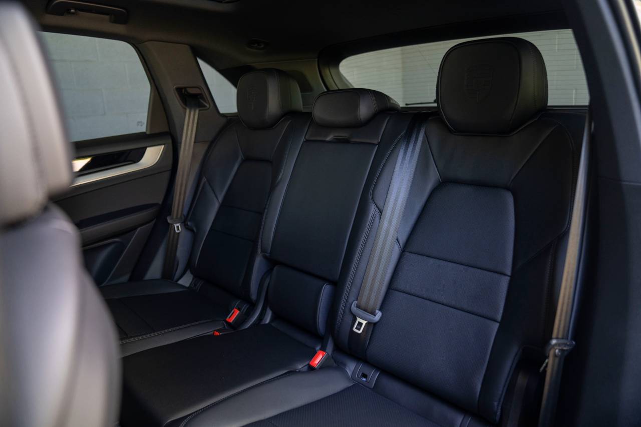 2025 Porsche Cayenne S photo 5