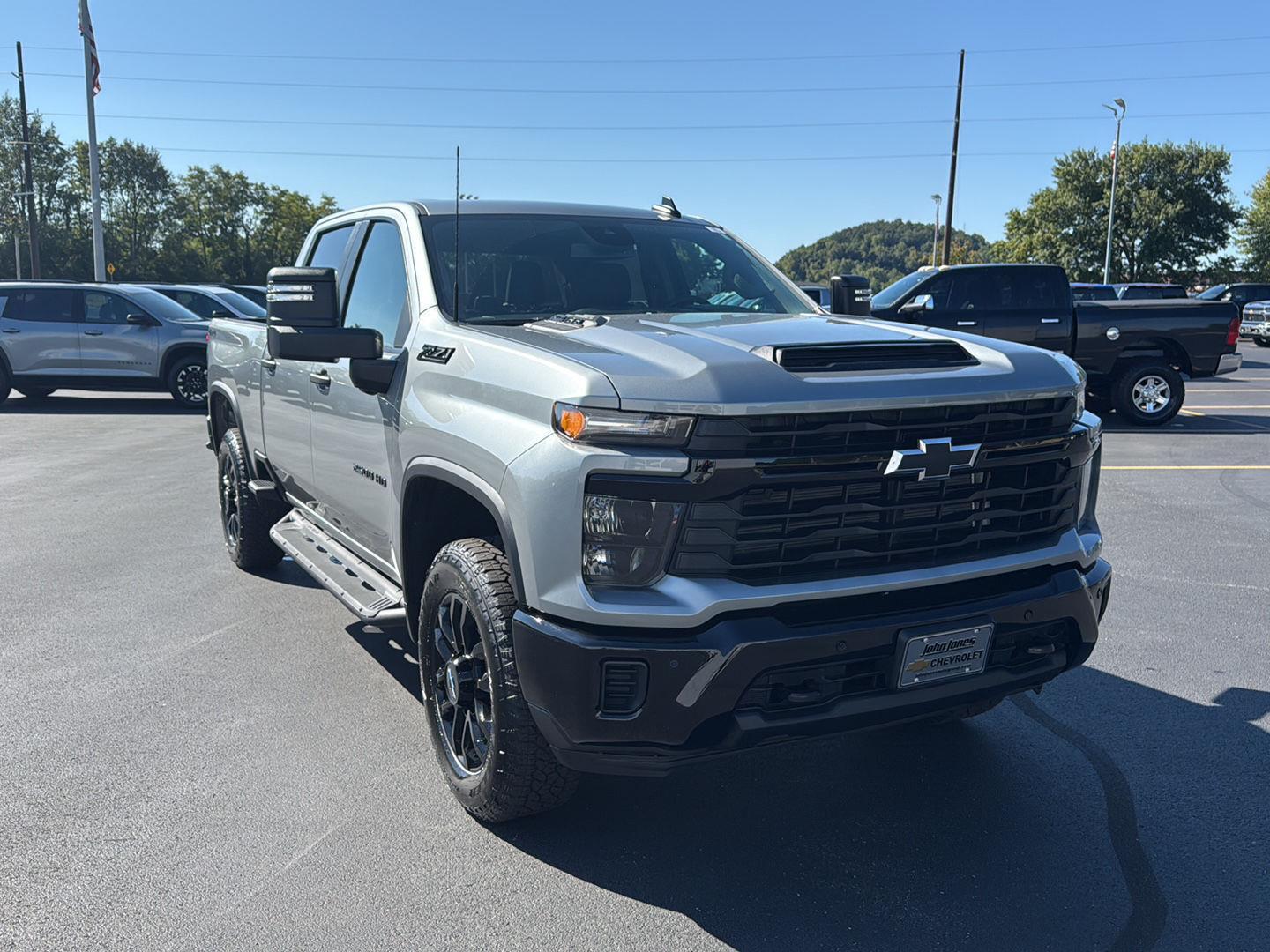 2026 Chevrolet Silverado 2500HD Custom photo 2