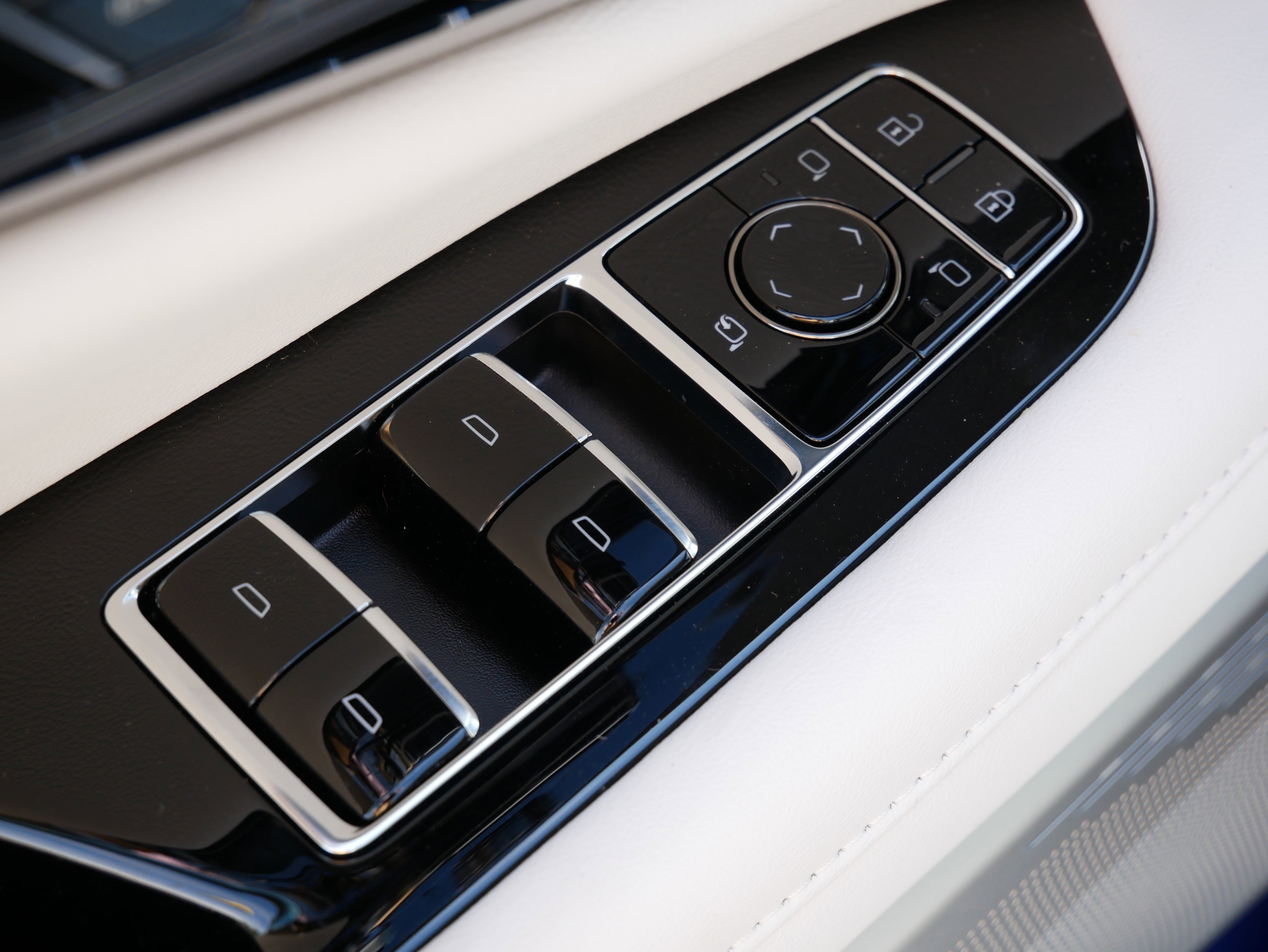 2025 Cadillac Optiq Sport photo 9