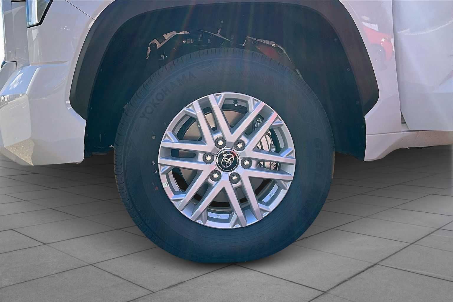 2025 Toyota Tundra SR5 CrewMax photo 11