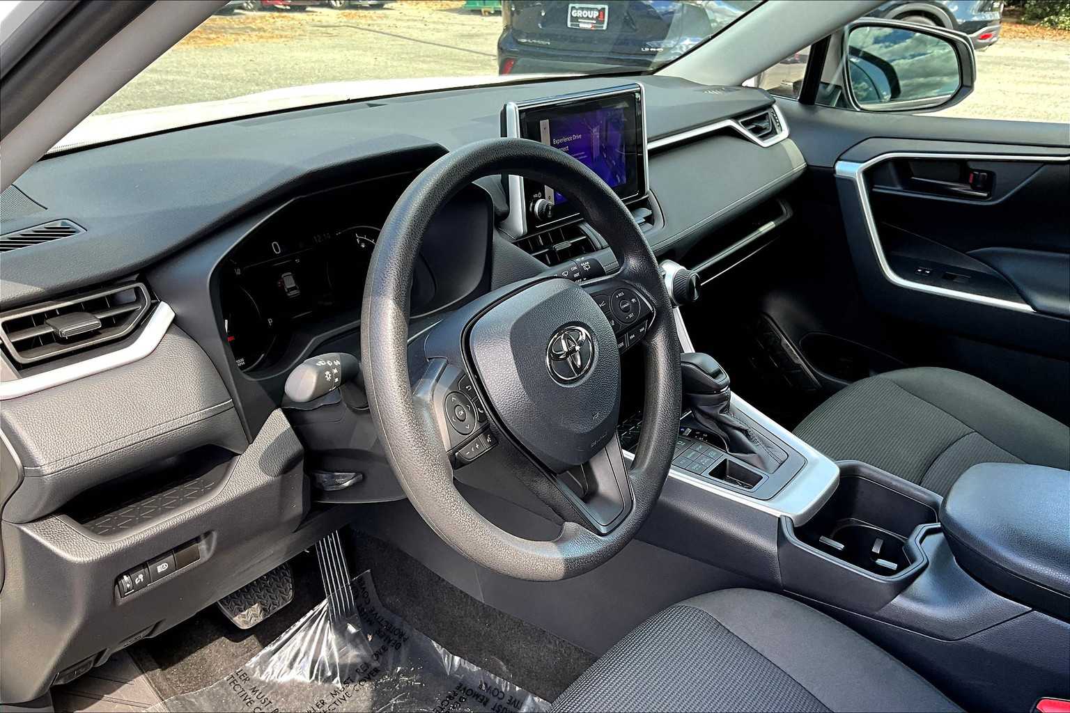 2024 Toyota RAV4 LE photo 15