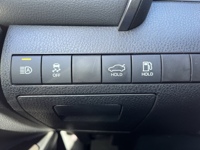 2023 Toyota Camry SE photo 13