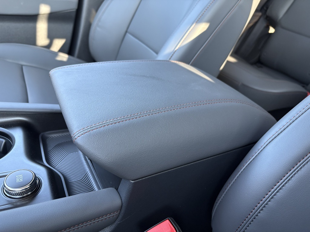 2025 Ford Explorer photo 12