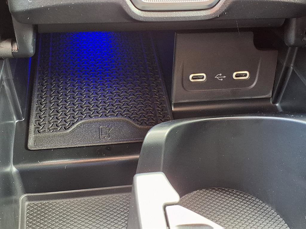 2025 Mercedes Benz C 300 photo 8